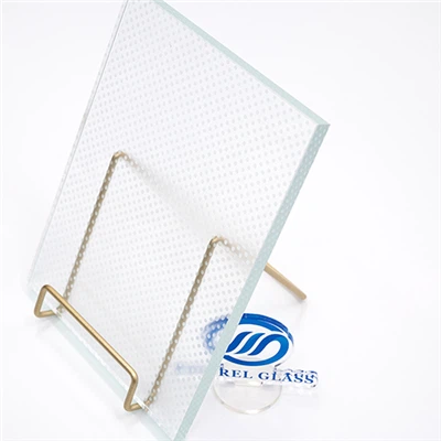Vidrio laminado templado antideslizante