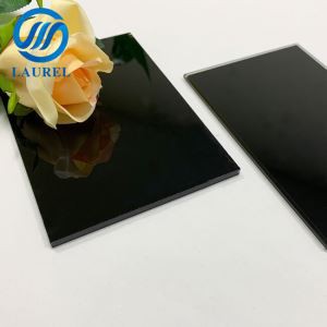 Vidrio pintado en negro